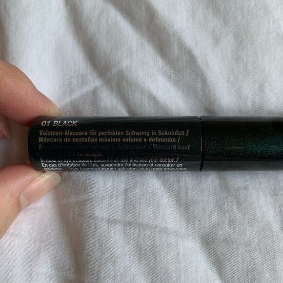 Clinique volume high impact mascara bundle x 2 - Picture 3 of 5